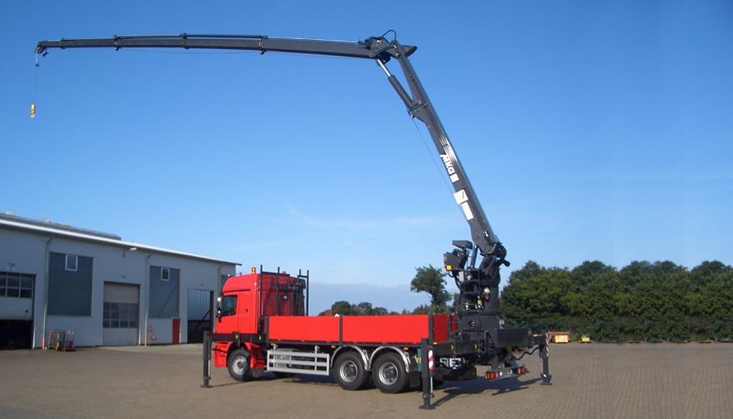 Long-Boom Cranes Image